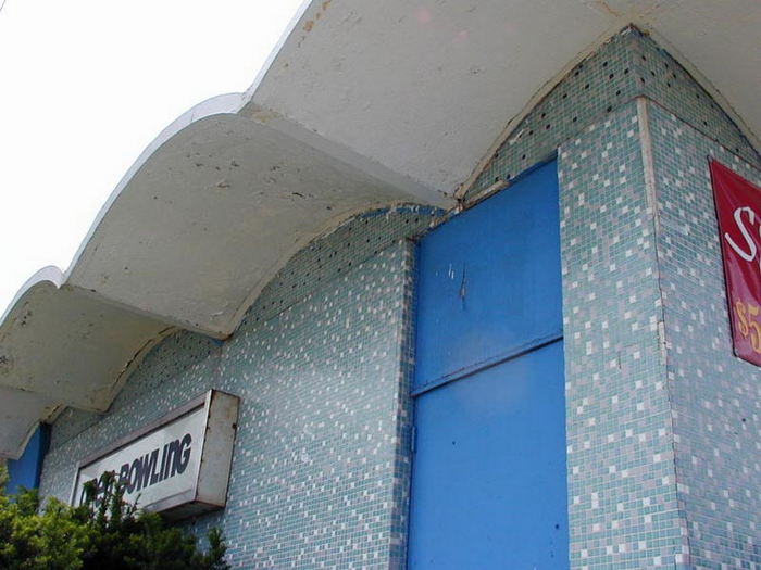 Bel Aire Lanes - From Roadside Architecture Dot Com